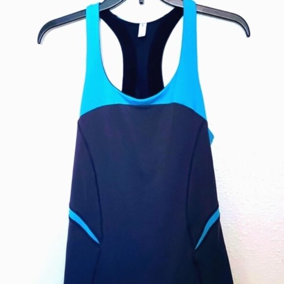 Tops - Gap fit EXERCISE TANK WITH SPORTS BRA BUILT-IN SIZE M , YOGA, RUNNING, GYM